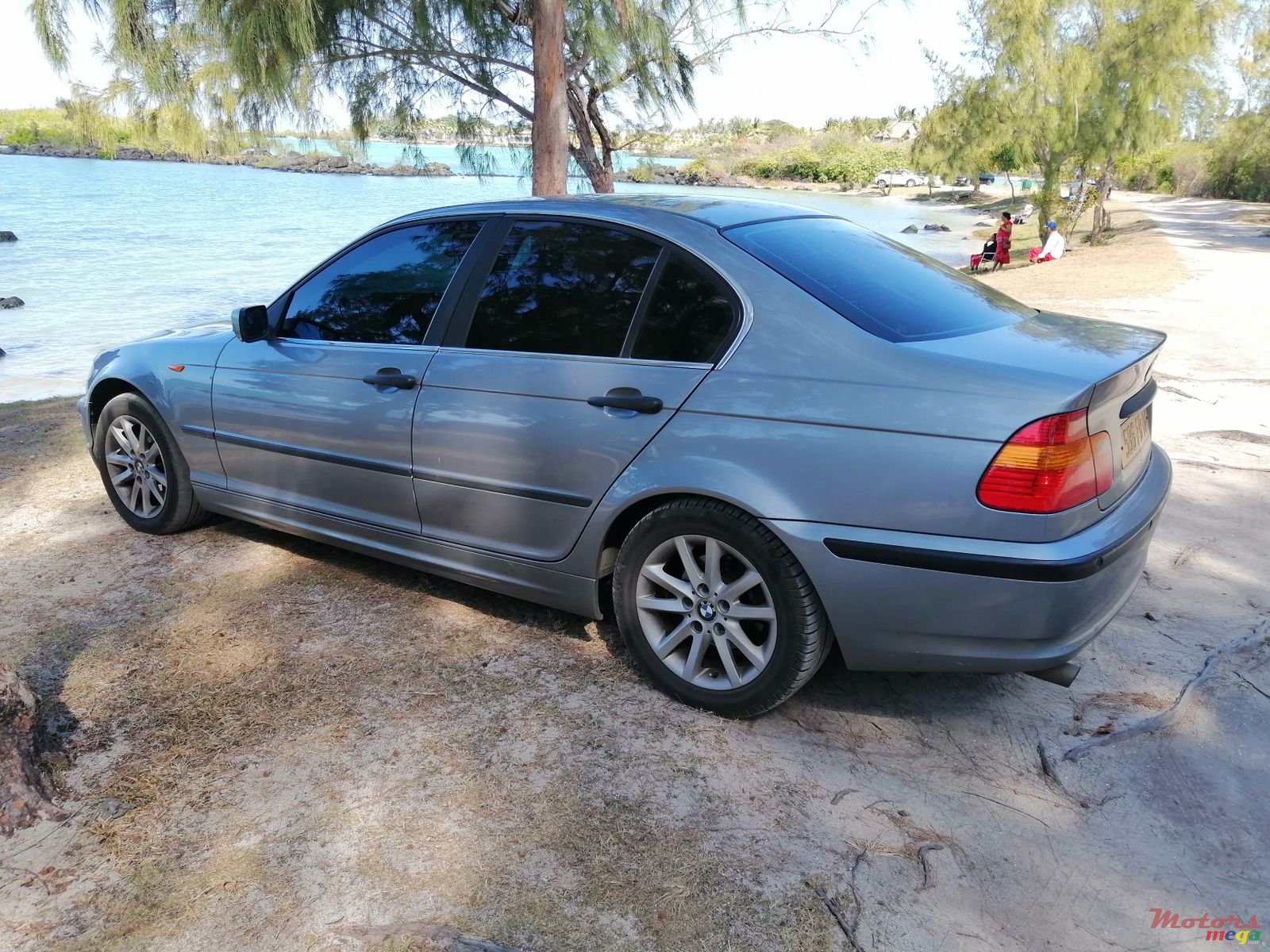 2004' BMW 3 Series E46 photo #1