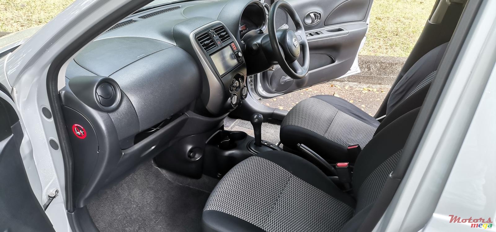 2012' Nissan March photo #3