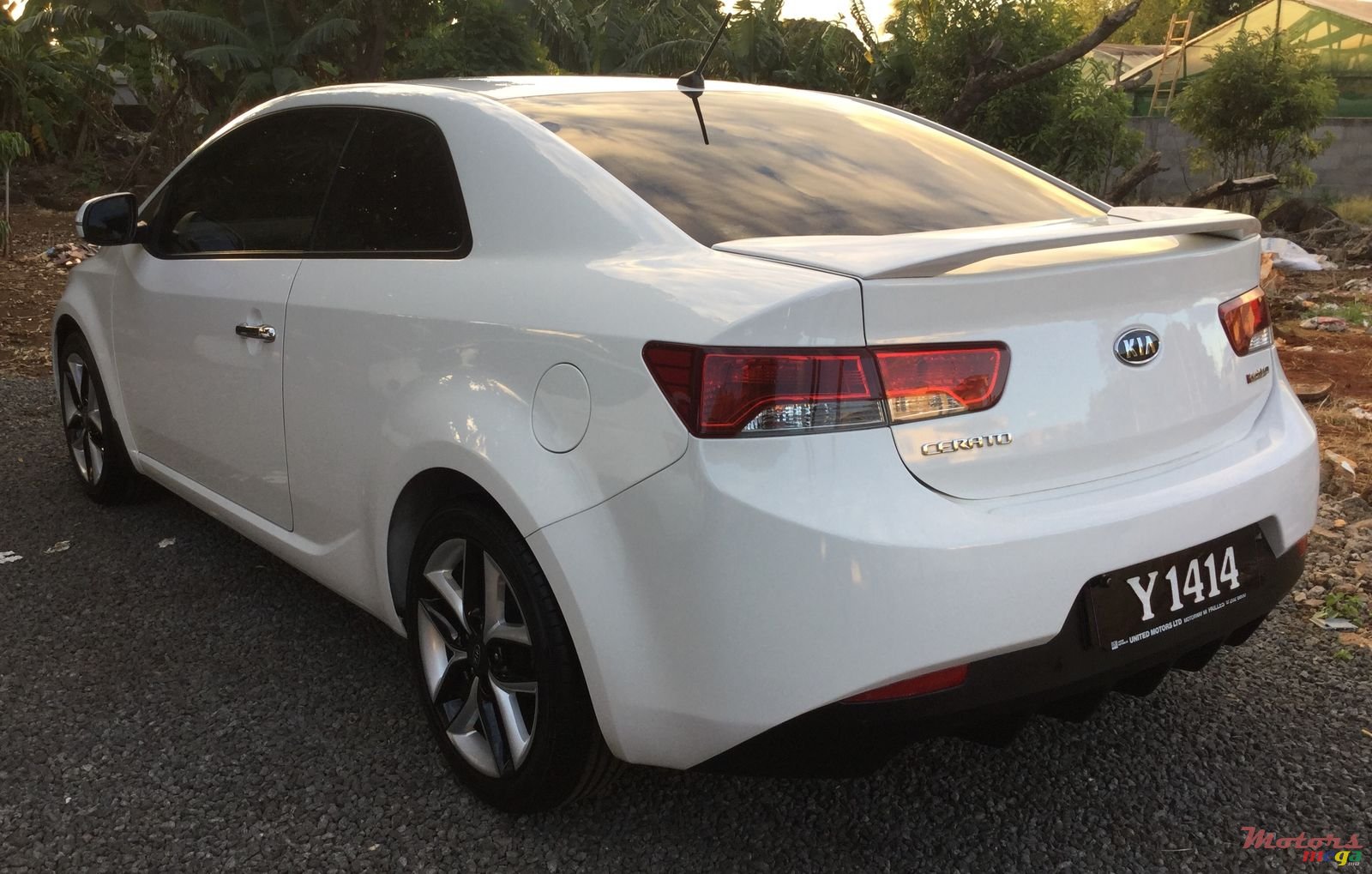 2011' Kia Cerato Koup photo #5