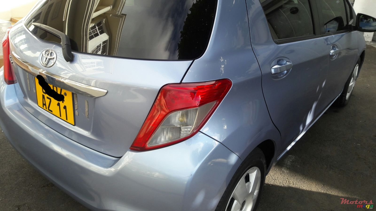 2011' Toyota Vitz photo #5