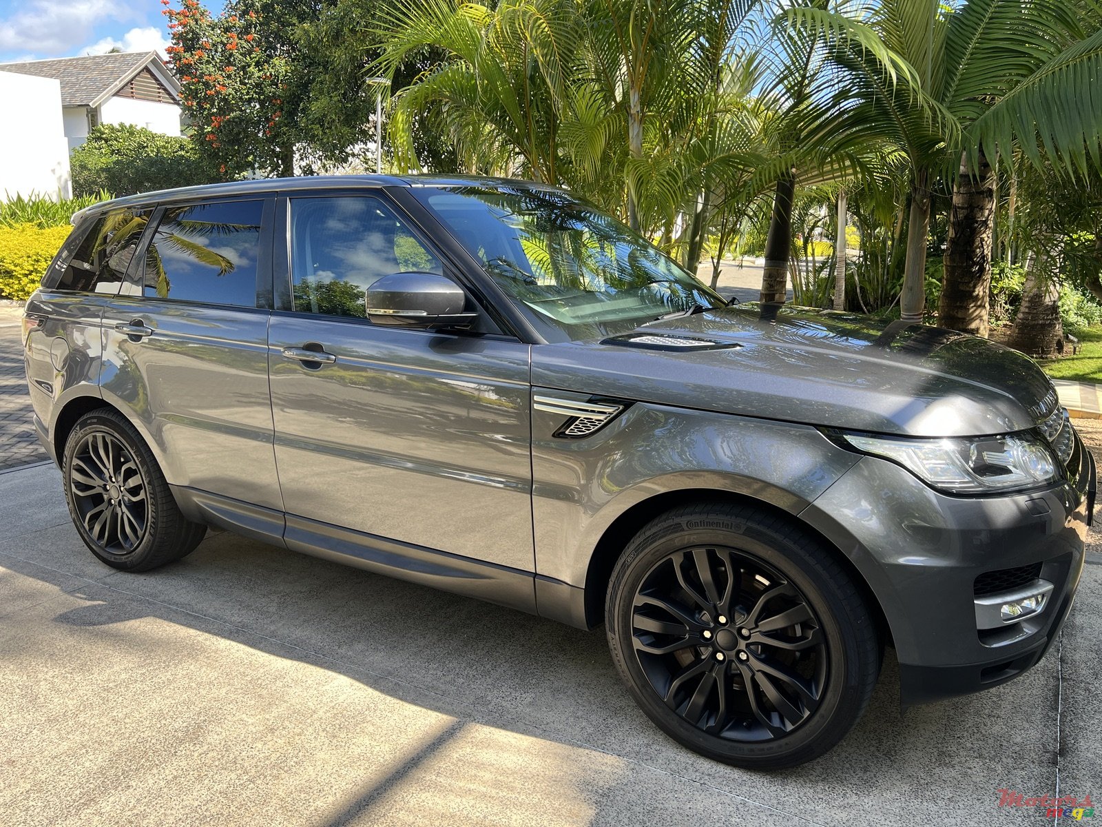 2015' Rover Range Rover SPORT photo #2