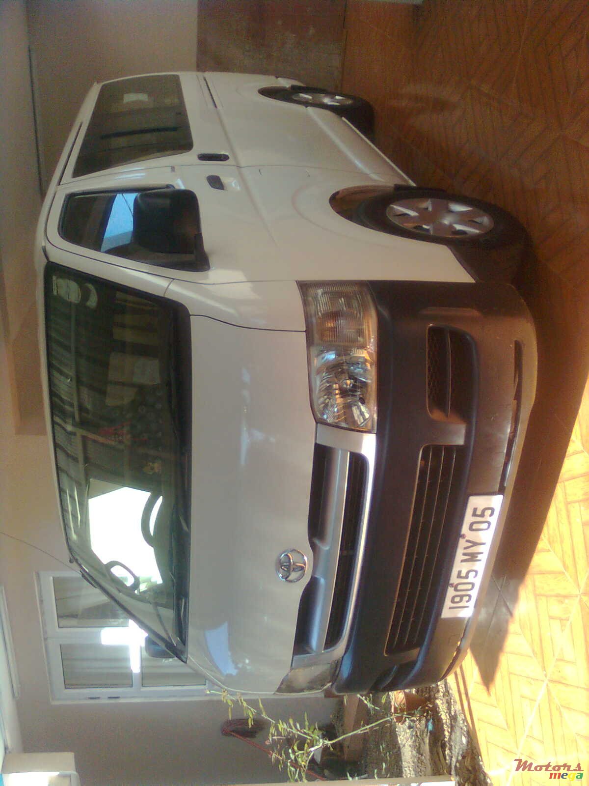 2005' Toyota photo #1