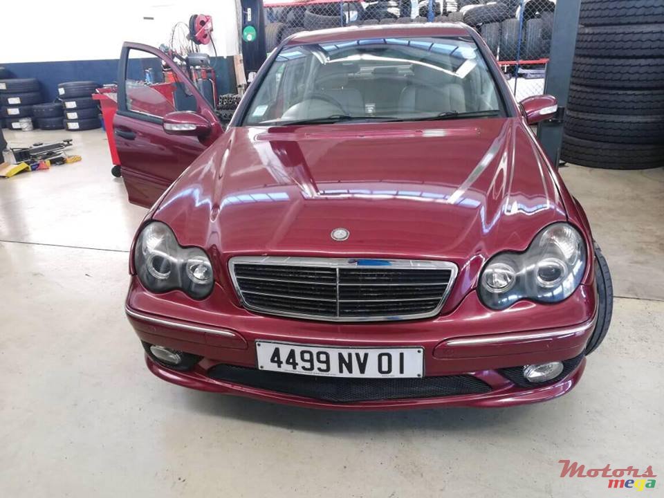 2001' Mercedes-Benz C220 photo #1