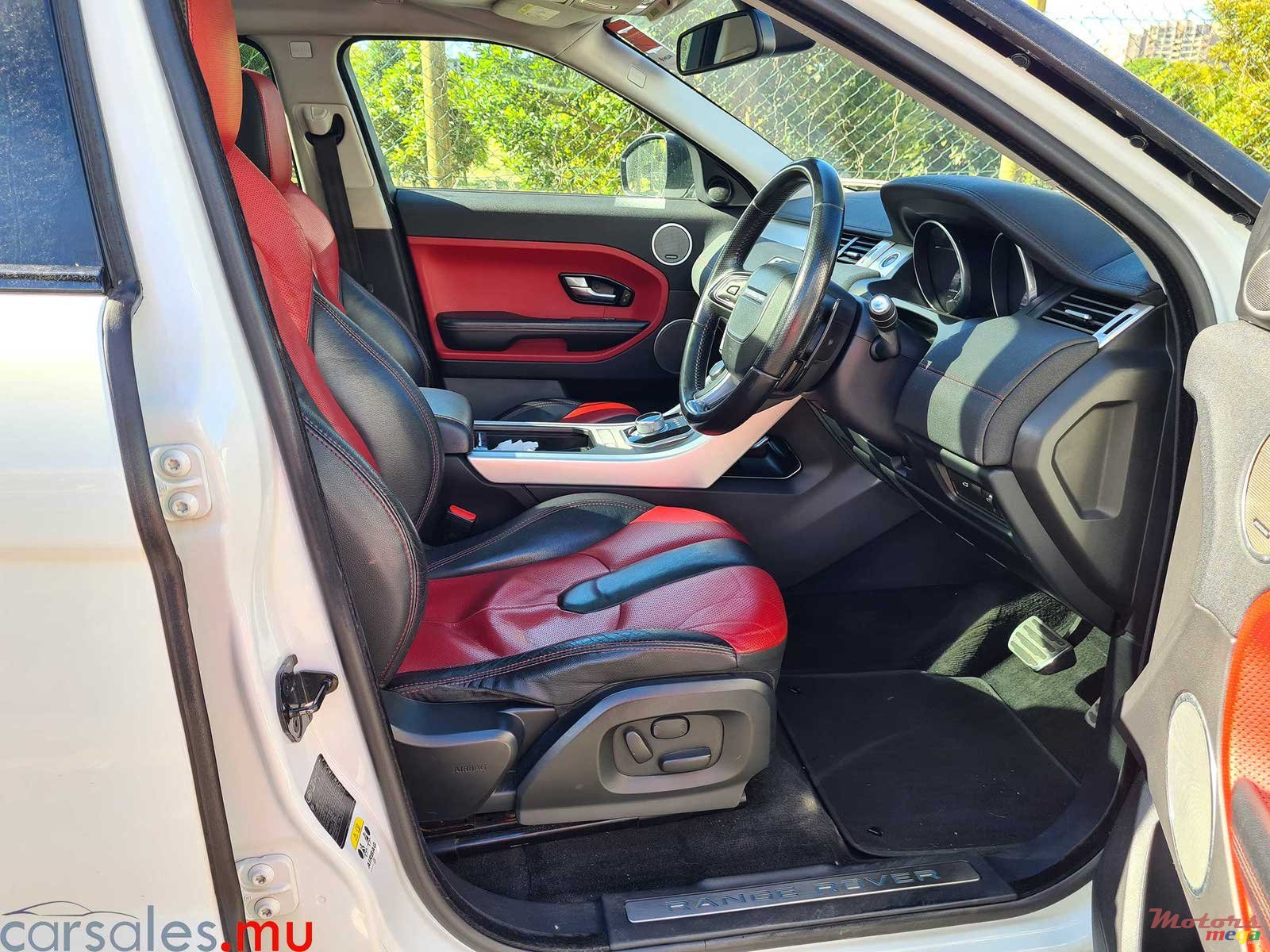 2014' Land Rover Range Rover Evoque 2.0 si4 photo #5