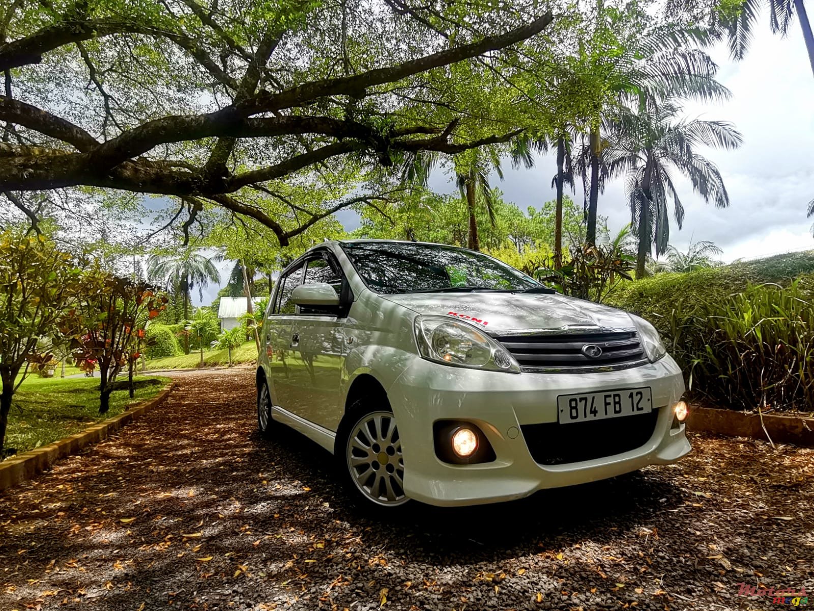 2012' Perodua Viva Elite photo #3