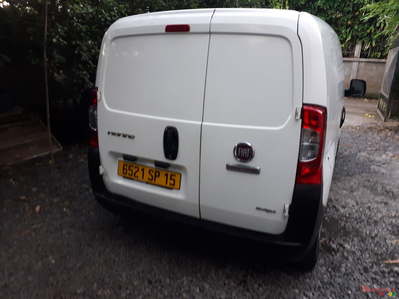 2015' Fiat Fiorino cargo photo #3