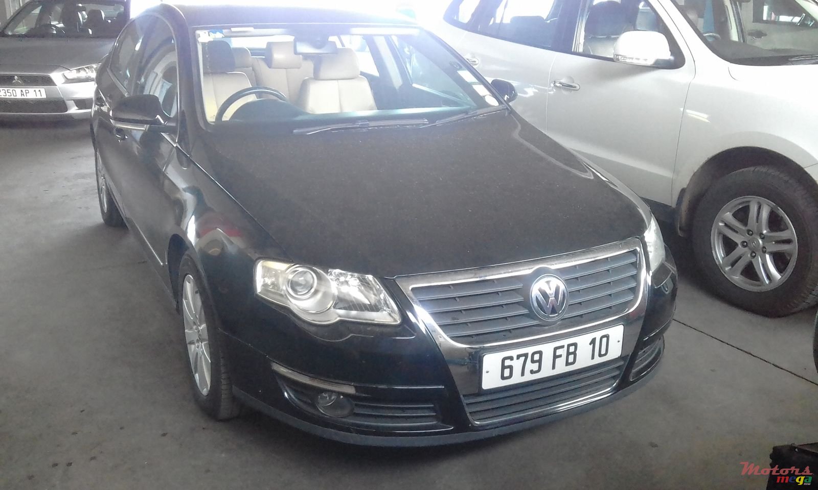 2010' Volkswagen Passat photo #1