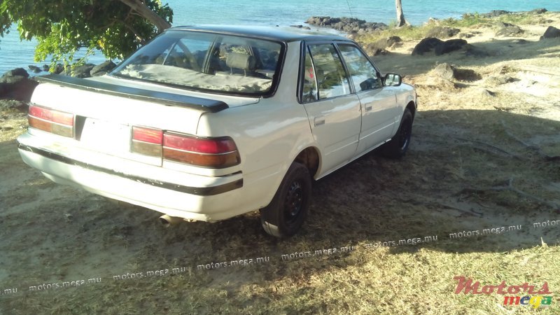 1988' Toyota Corona photo #2