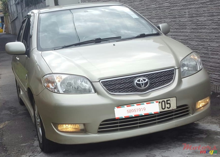2005' Toyota Auris Vios photo #1