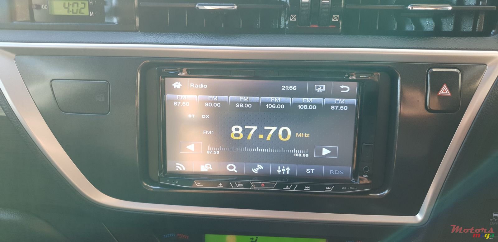 2014' Toyota Auris photo #3