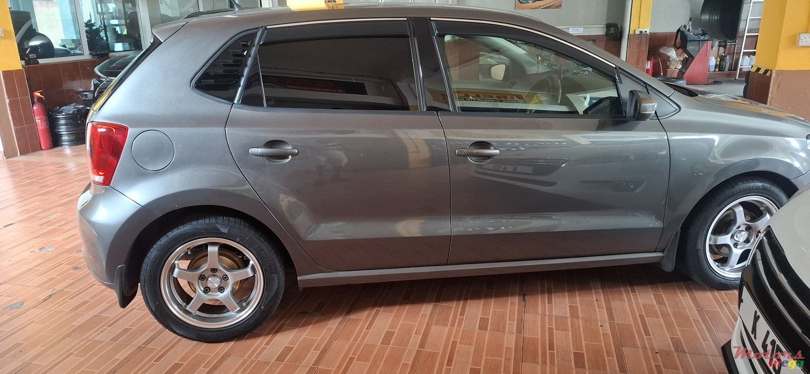 2012' Volkswagen Polo photo #2