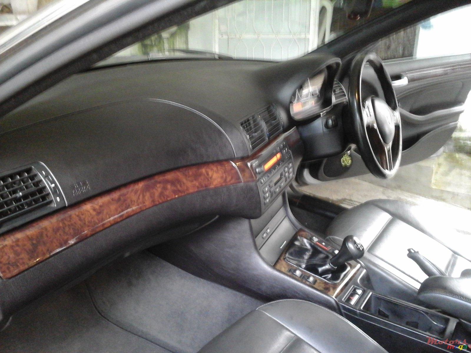 2004' BMW 3 Series photo #4