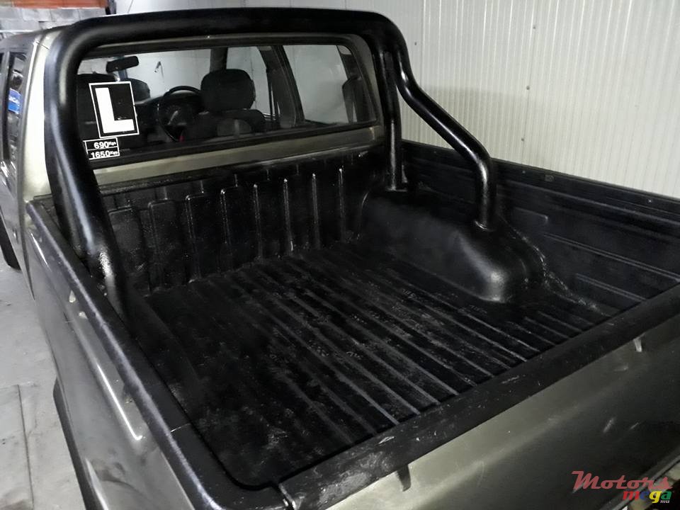 1999' Isuzu kb250 photo #5