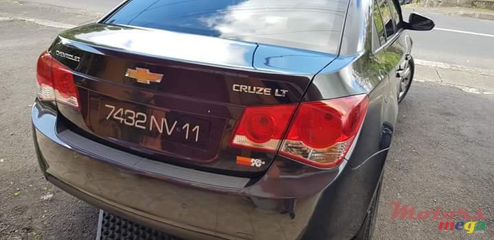 2011' Chevrolet Cruze photo #2