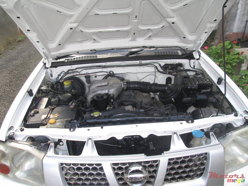 2004' Nissan Navara 3.2 photo #7
