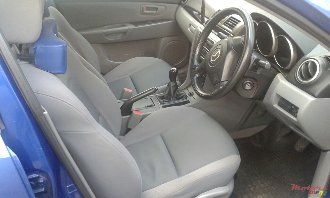 2007' Mazda Axela photo #3