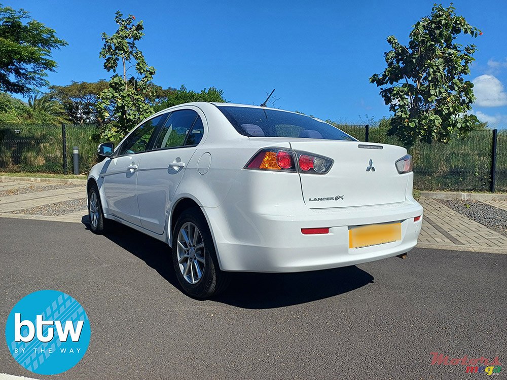 2015' Mitsubishi Lancer photo #4