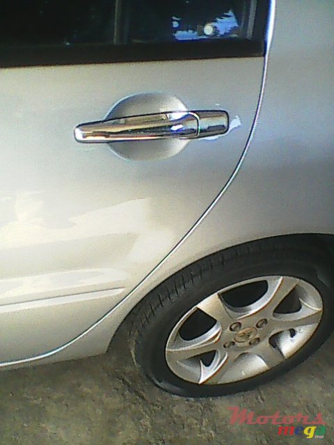 2005' Mitsubishi photo #7