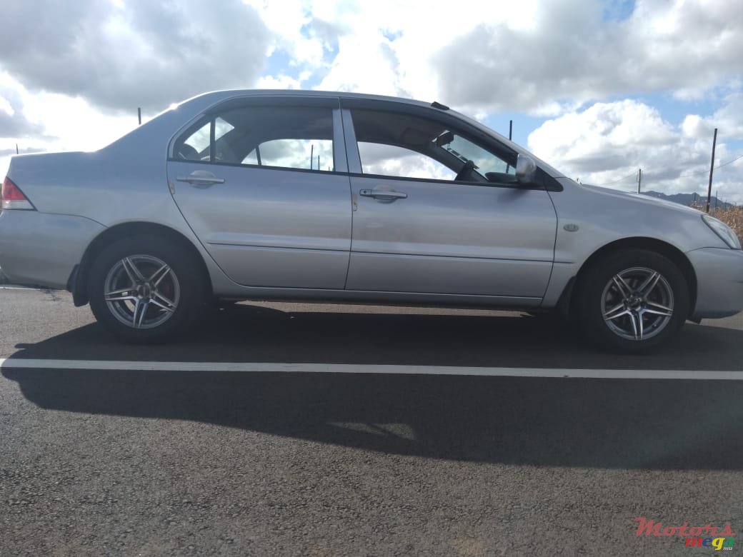 2009' Mitsubishi Lancer photo #1