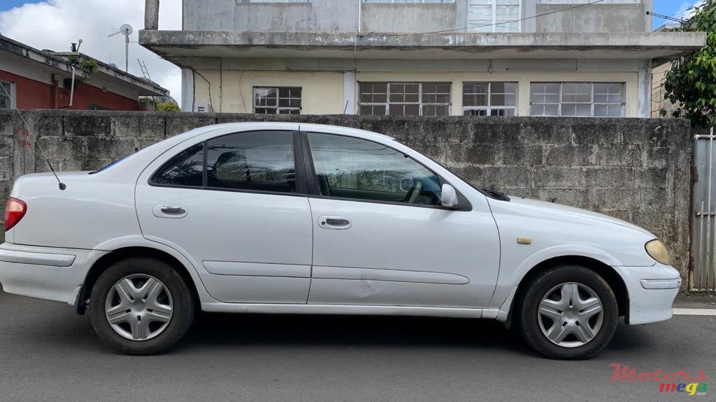 2002' Nissan Sunny photo #2