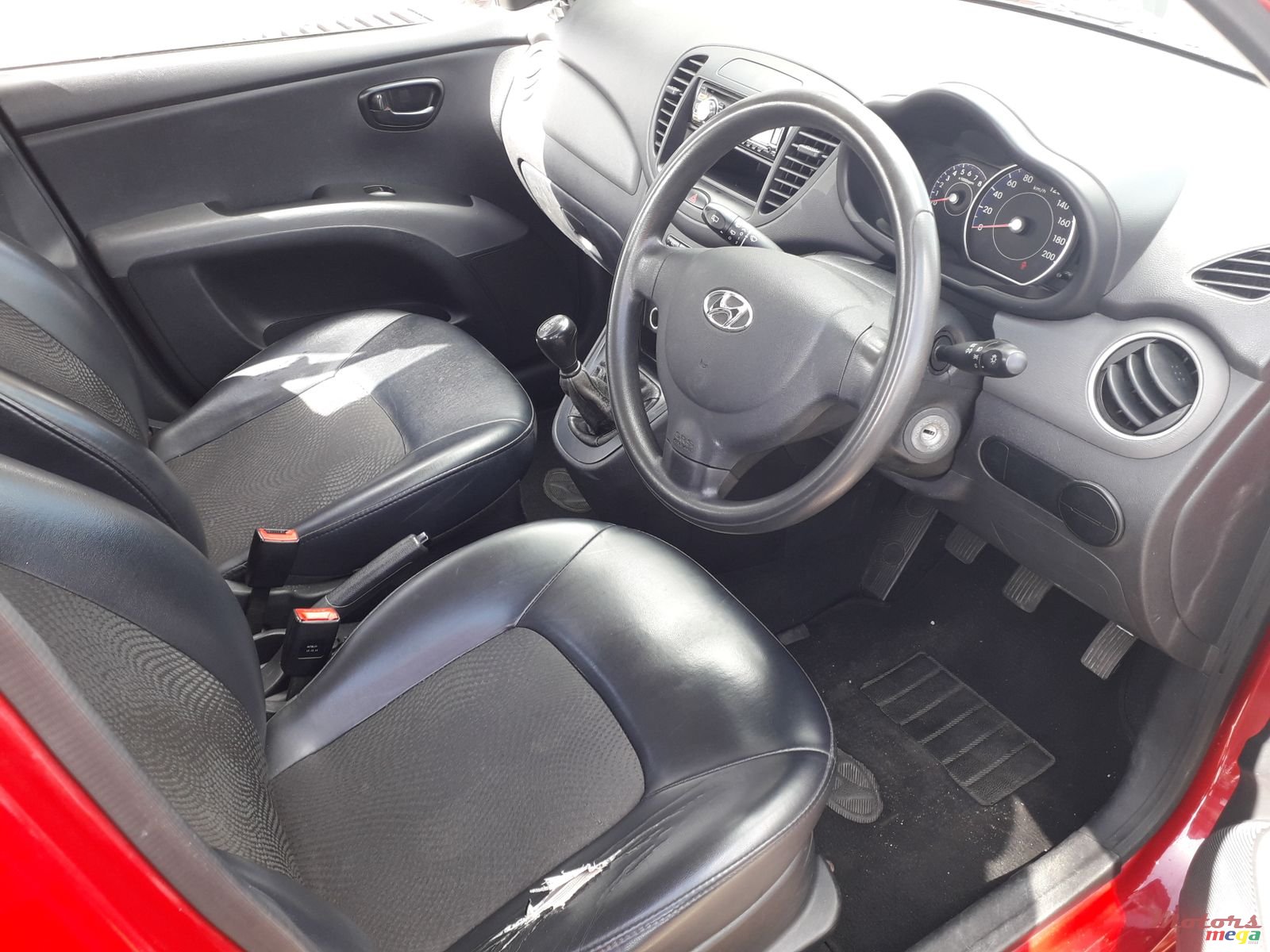 2015' Hyundai i10 Manual photo #2