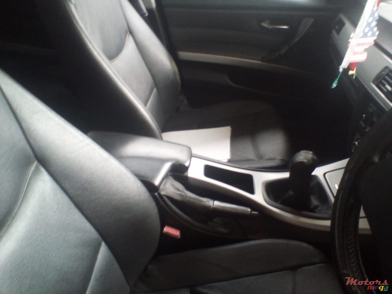 2007' BMW 318 photo #1