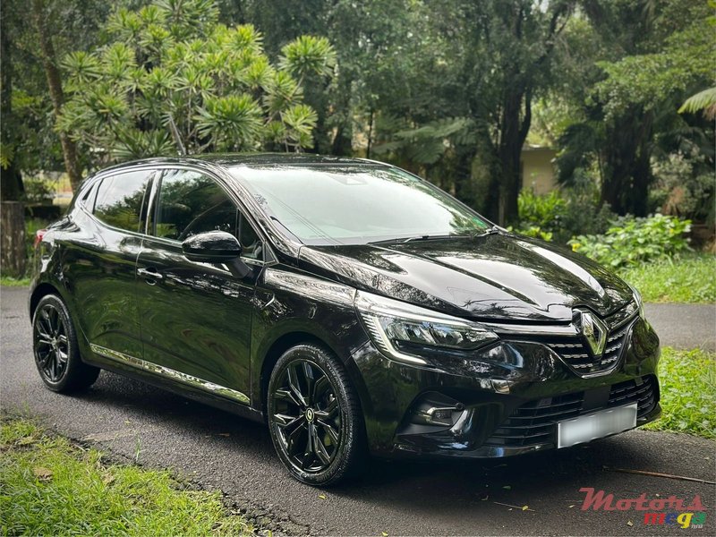 2021' Renault Clio V photo #1