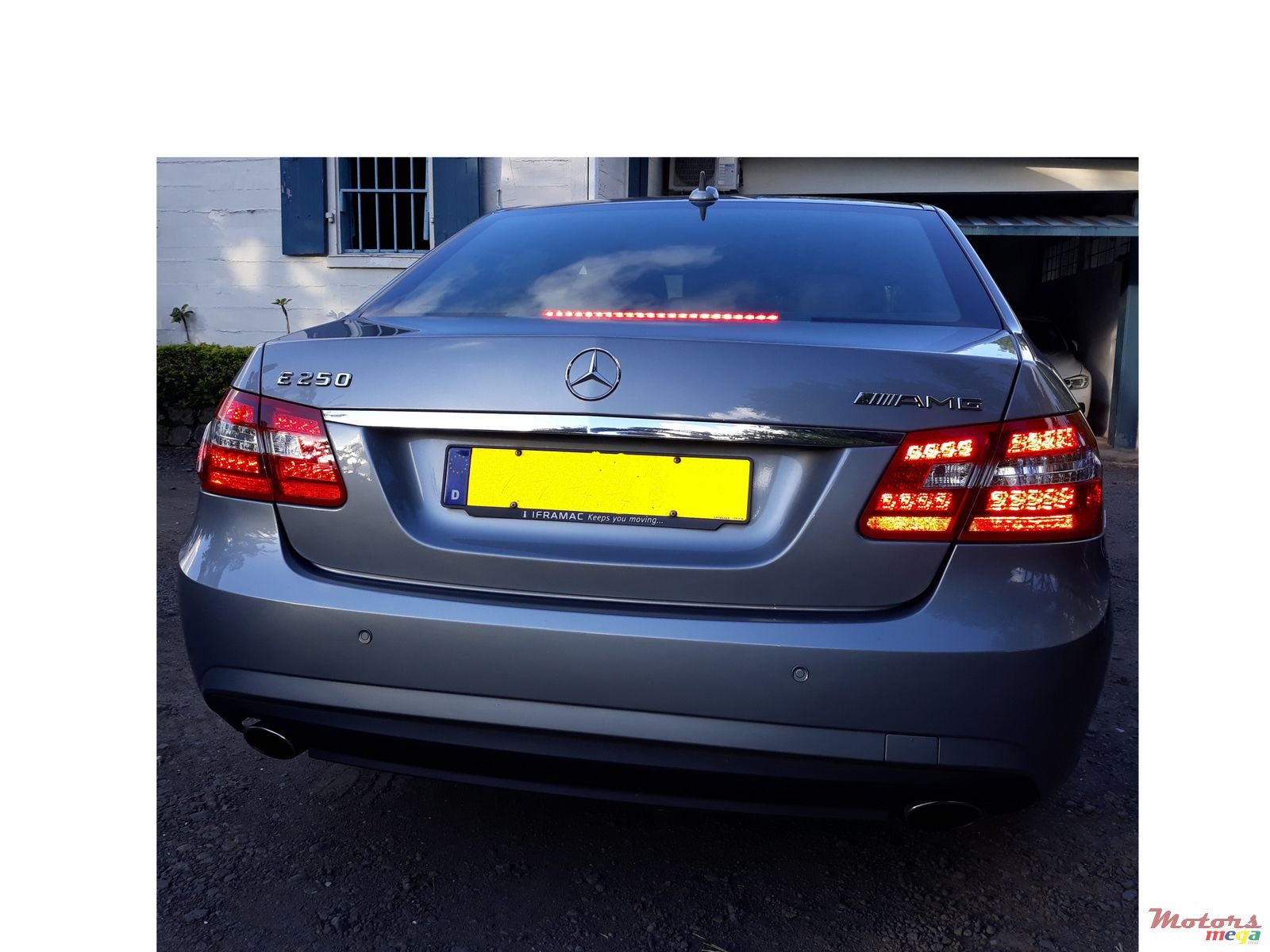 2011' Mercedes-Benz E-Class E250 photo #7