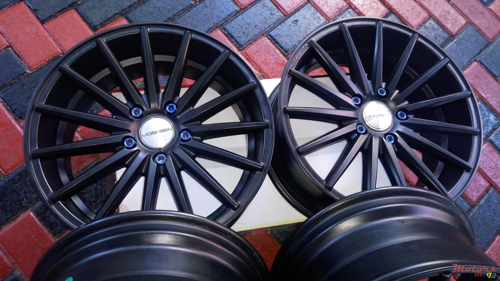 2018' Mitsubishi photo #2