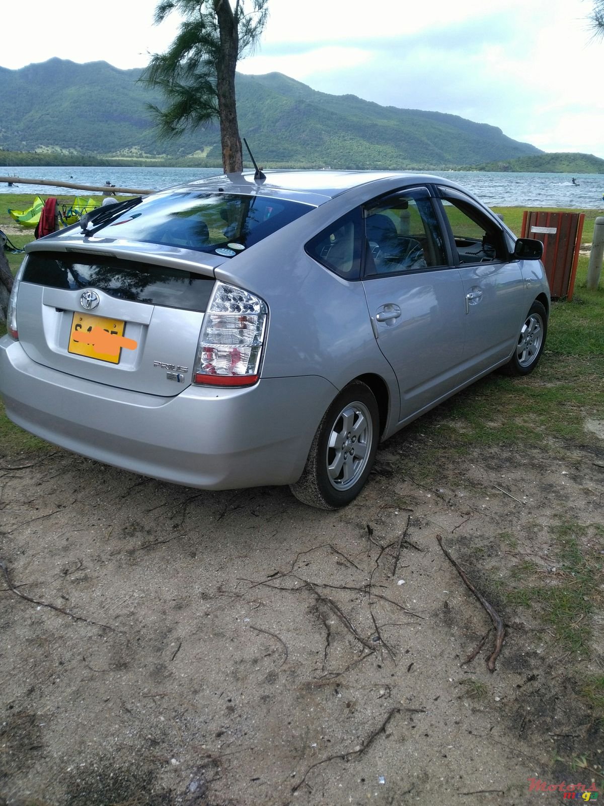 2011' Toyota T.option photo #1