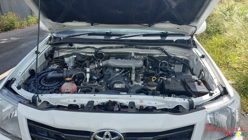 2015' Toyota Hilux 2.5 Turbo photo #5