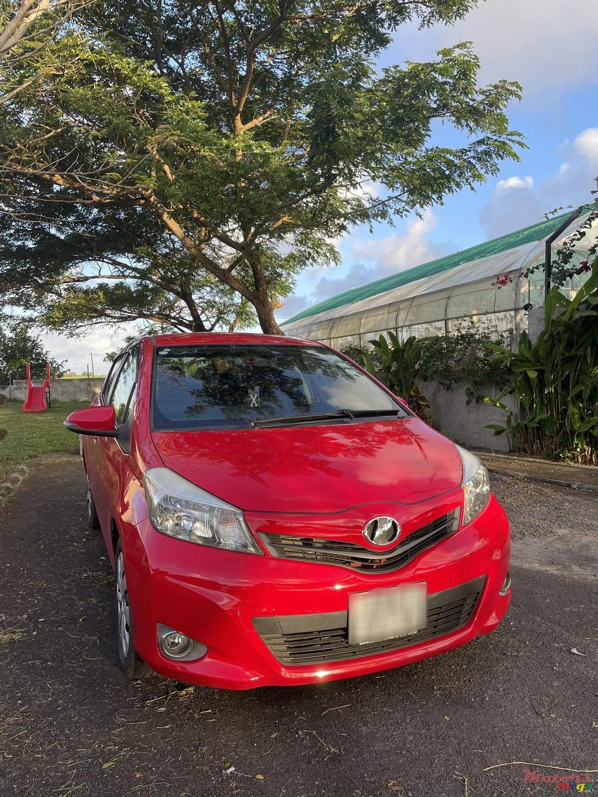 2013' Toyota Vitz photo #6