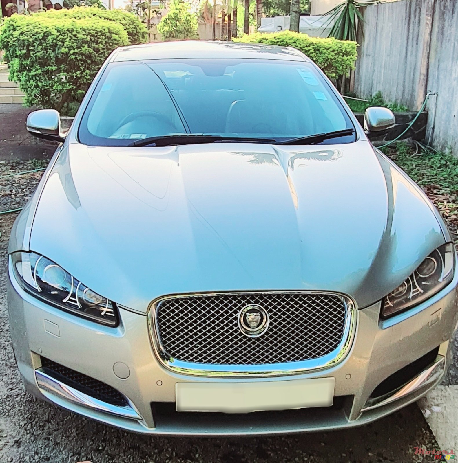 2014' Jaguar XF photo #1