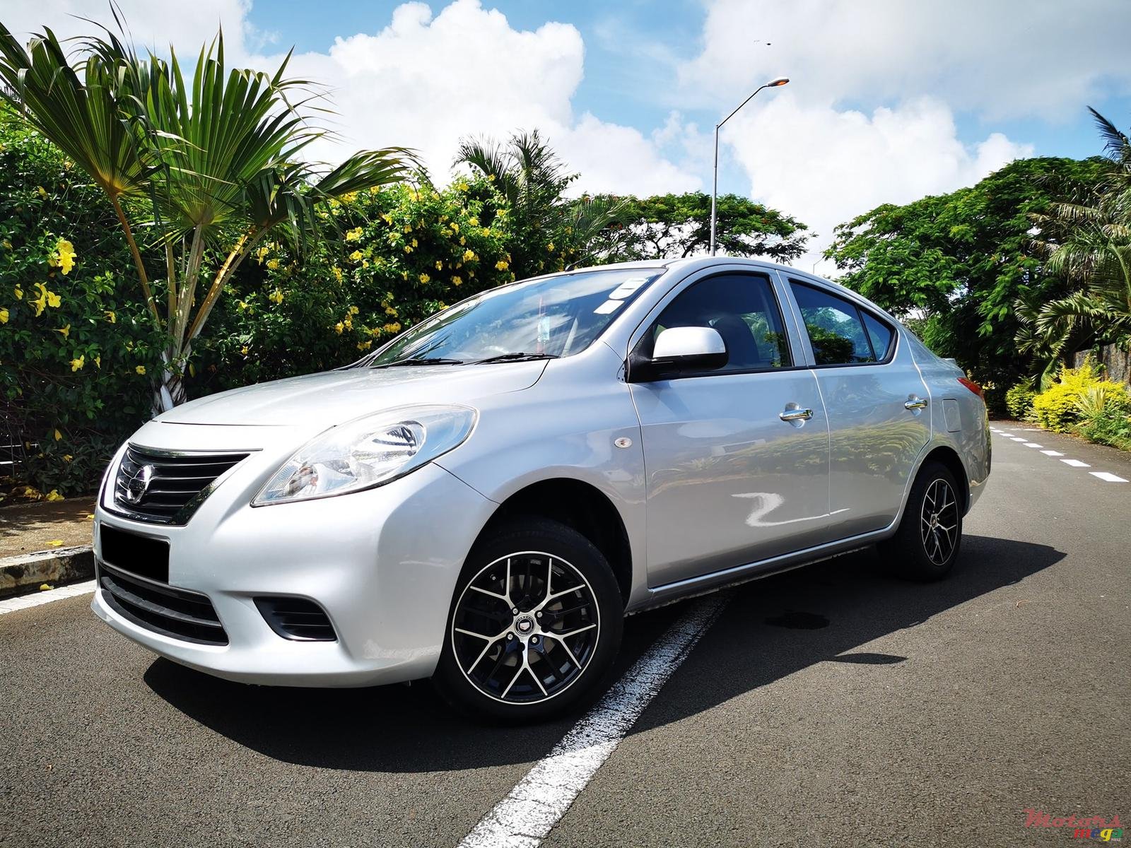 2013' Nissan Almera photo #7