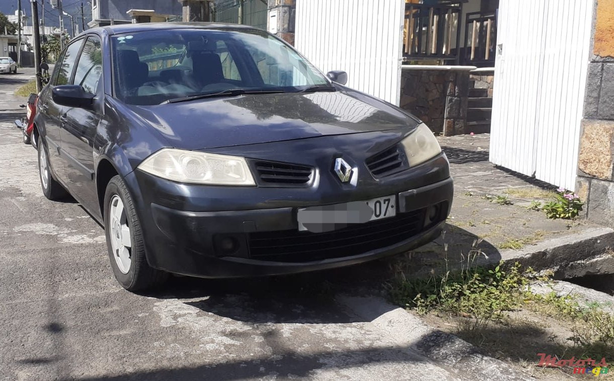 2007' Renault Megane photo #2