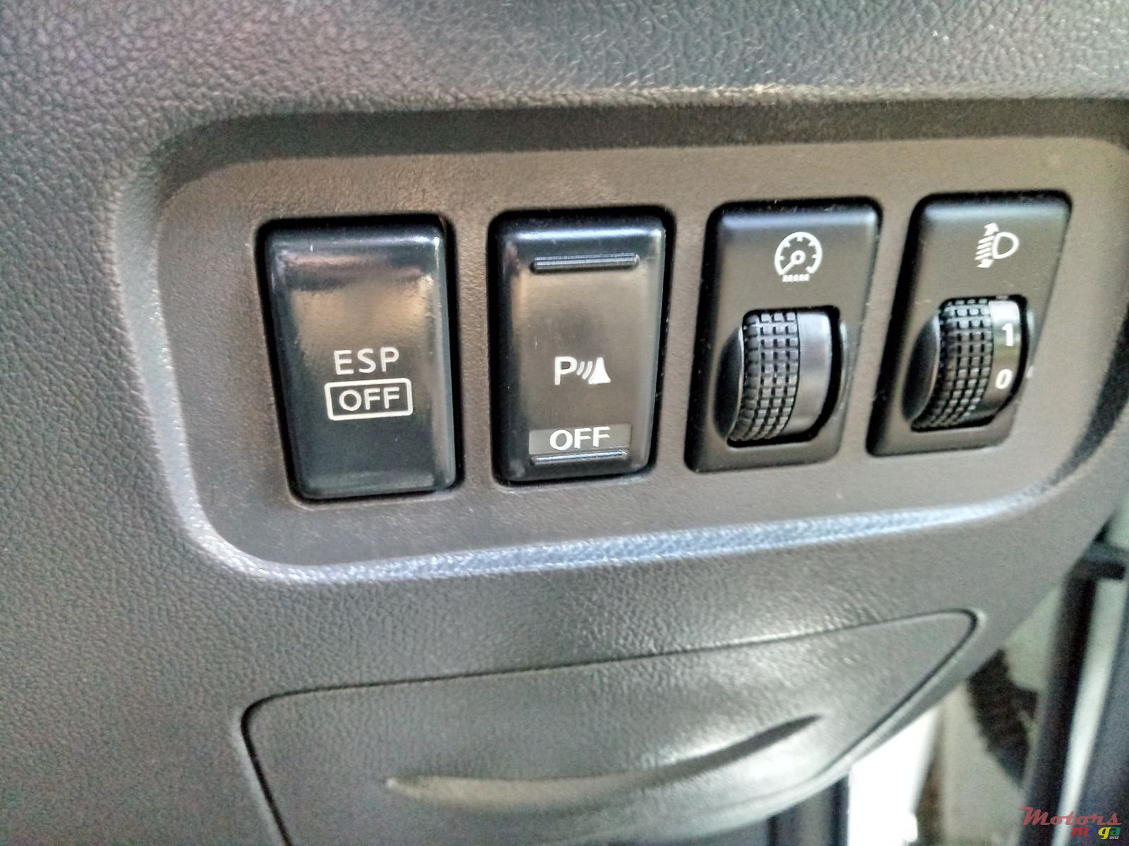 2009' Renault Koleos Dorigine photo #5