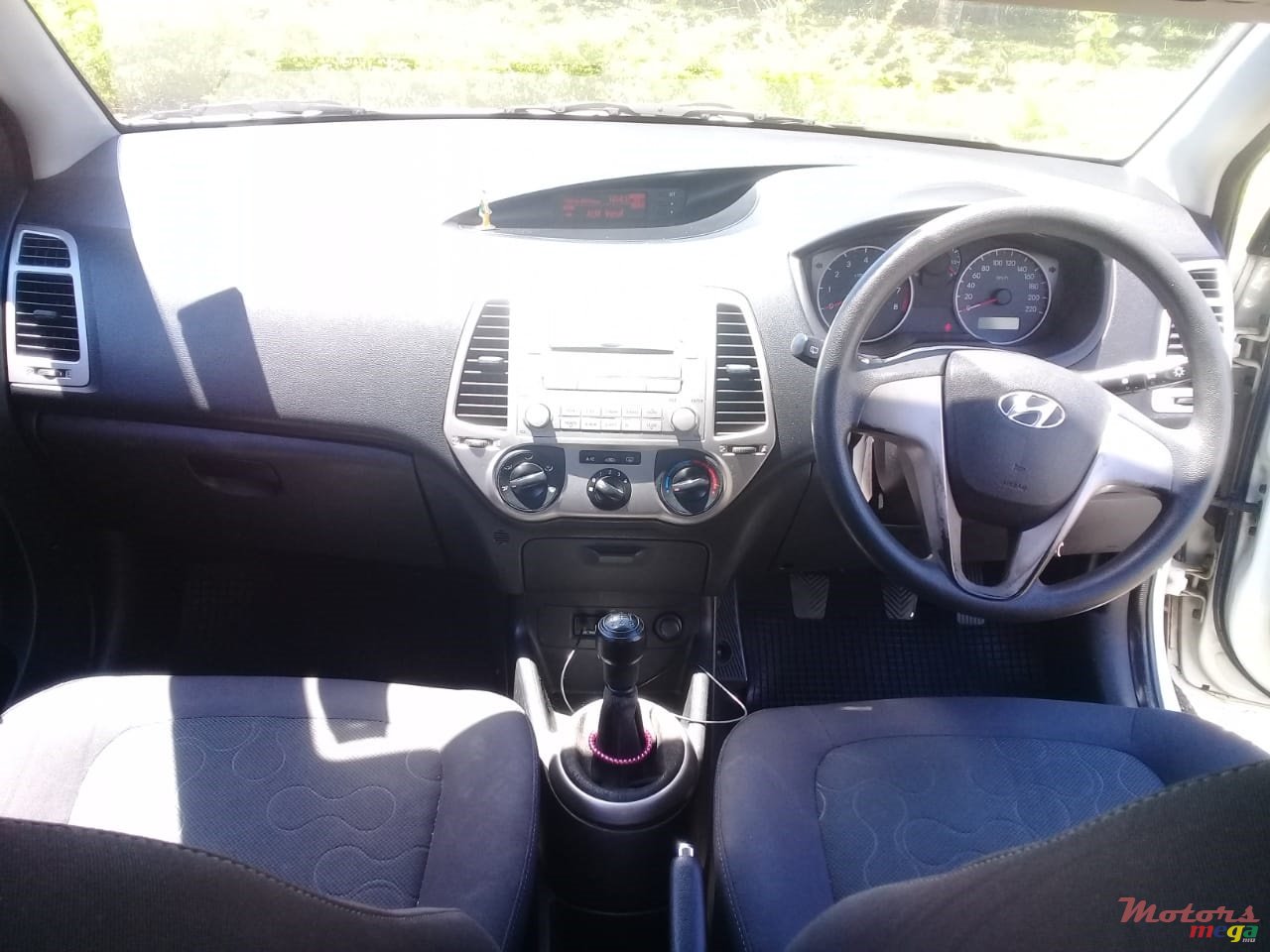 2010' Hyundai i20 photo #1