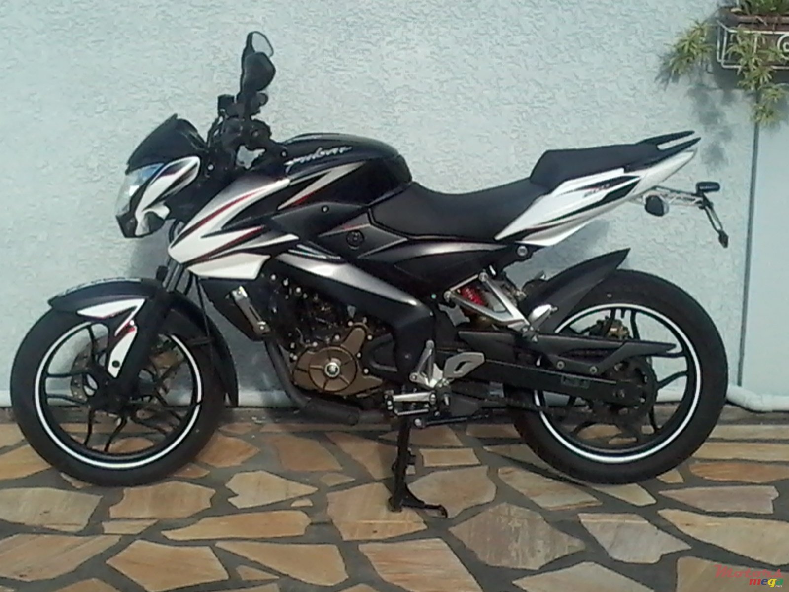 2015' Bajaj photo #1