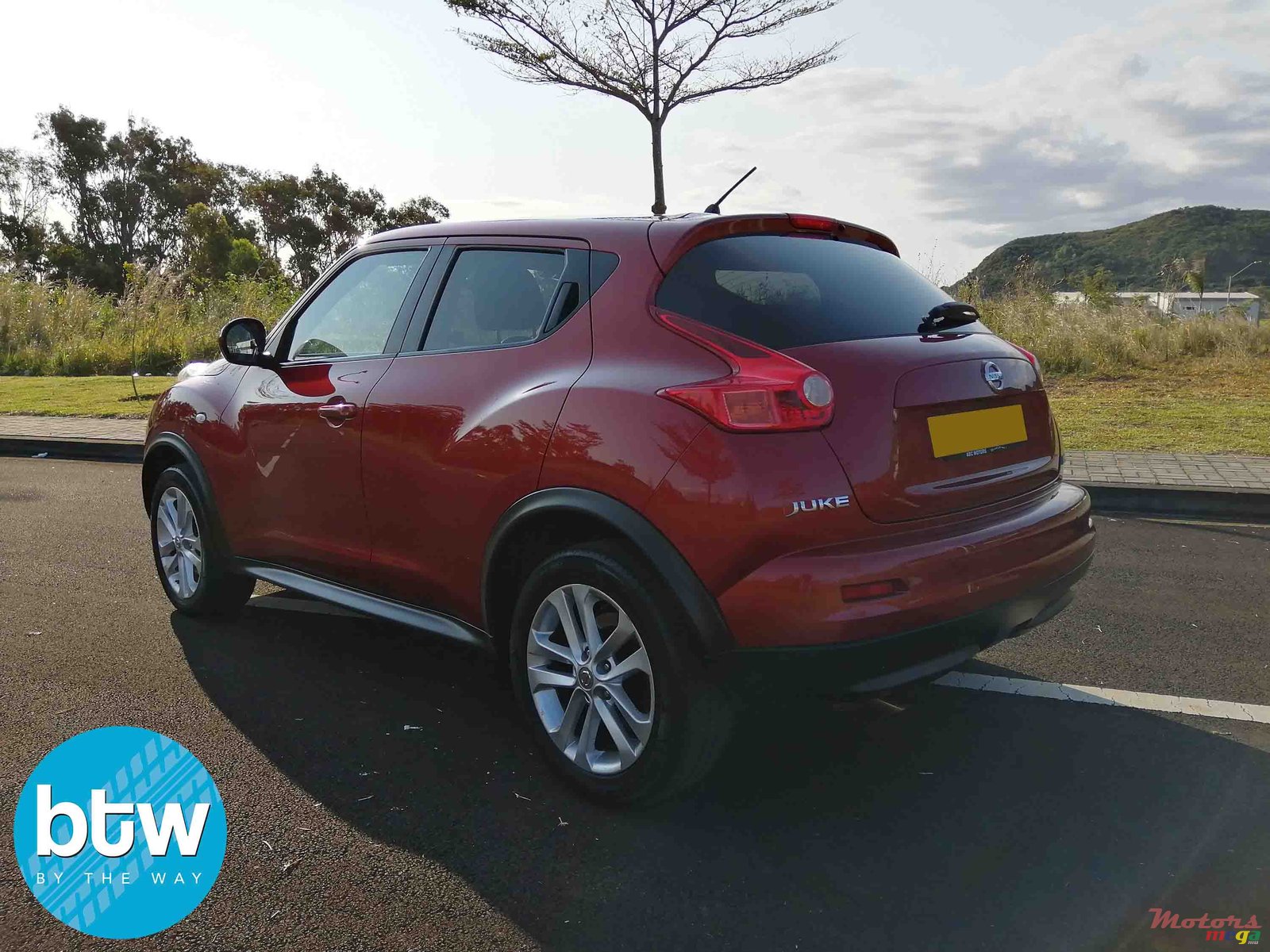 2012' Nissan Juke 1.6 Turbo photo #2