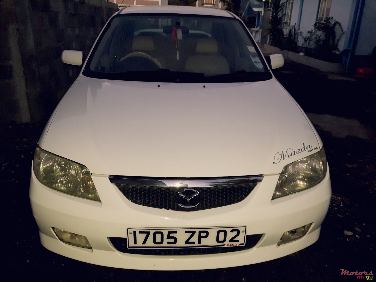 2002' Mazda Familia photo #1