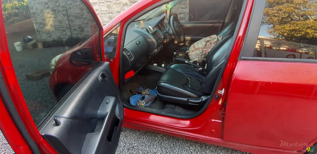 2004' Honda Jazz photo #1