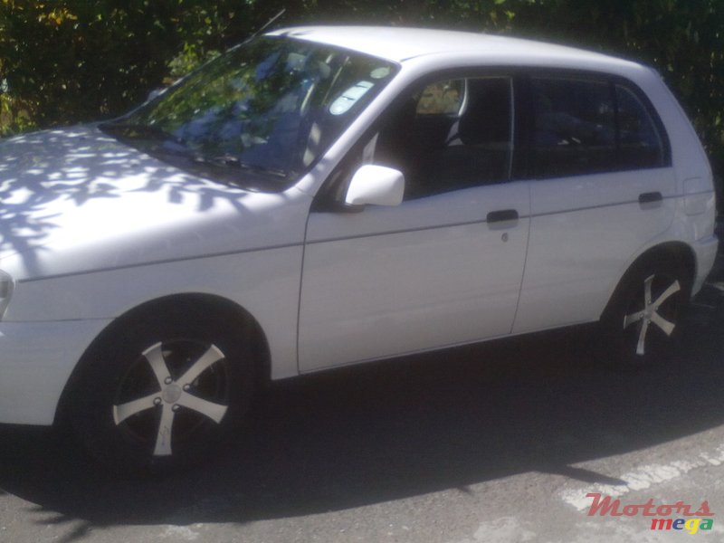 1997' Toyota Starlet photo #1