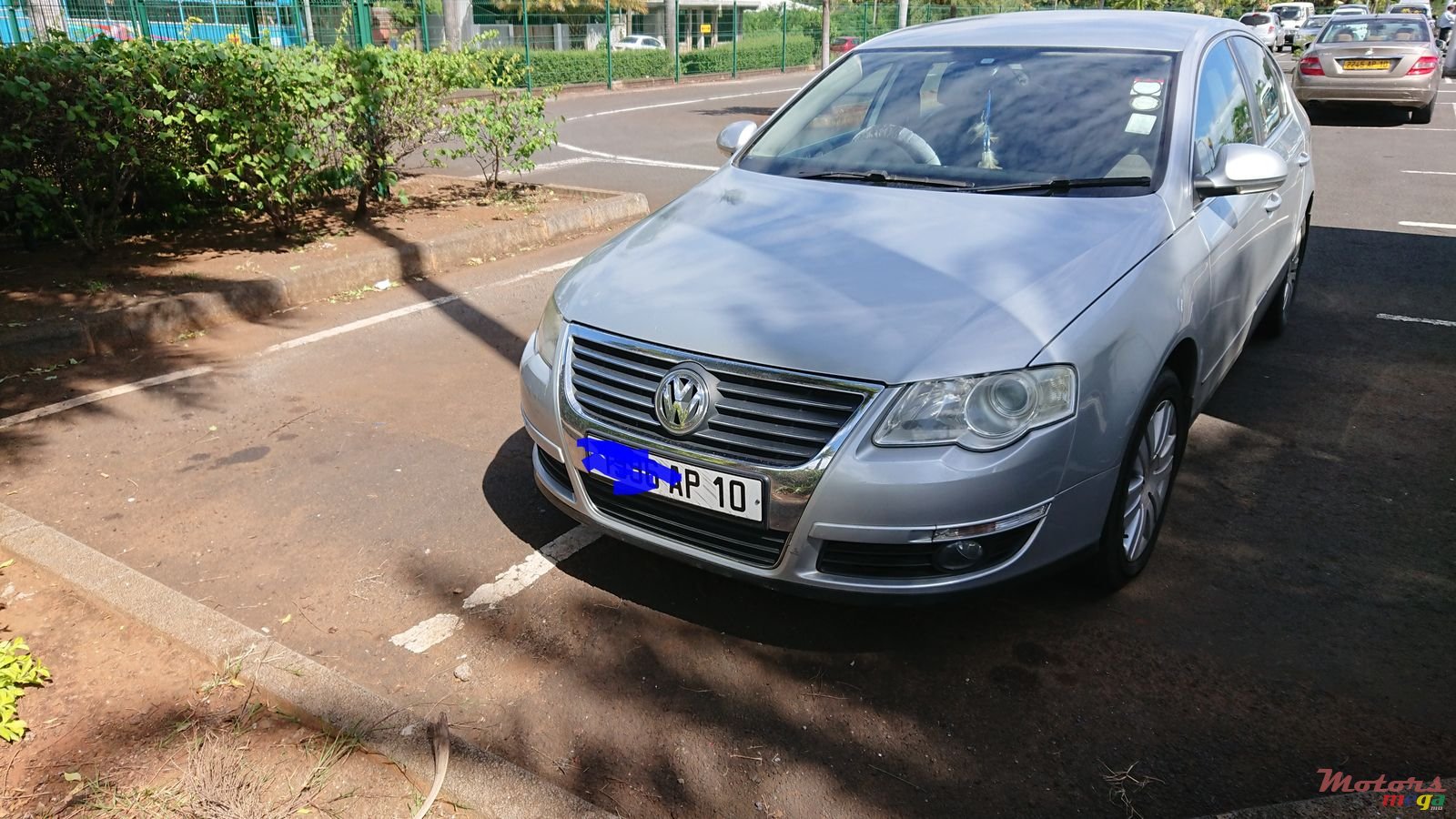 2010' Volkswagen Passat 1.4 TFSi photo #2