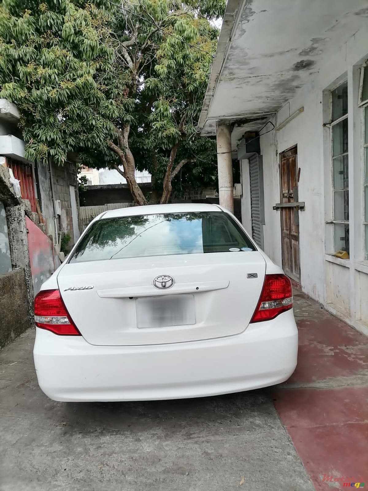 2011' Toyota Axio photo #3