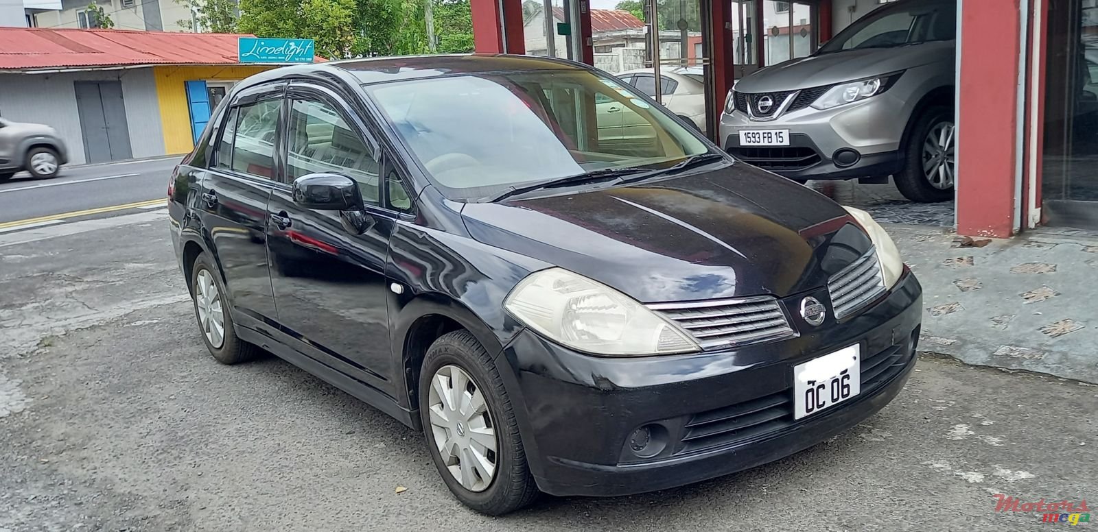 2006' Nissan Tiida photo #2