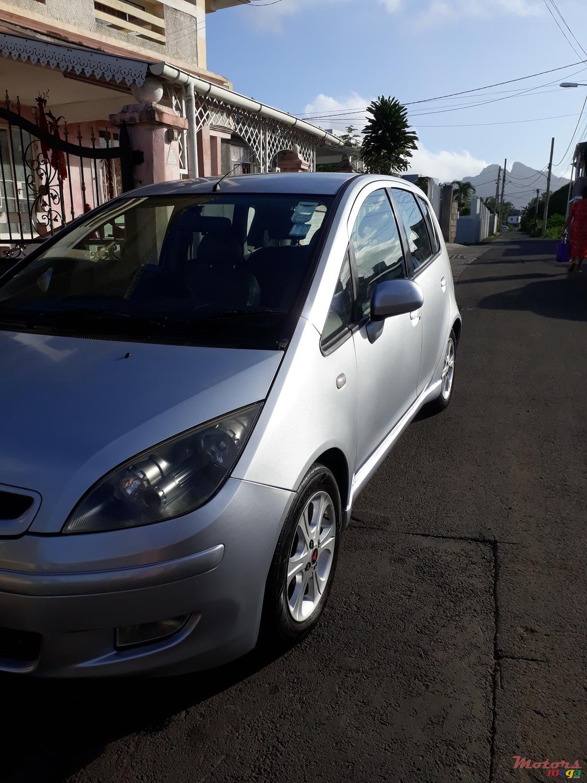 2003' Mitsubishi Colt photo #4