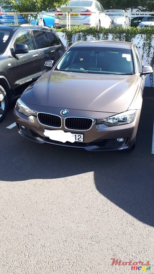 2012' BMW 320 photo #1