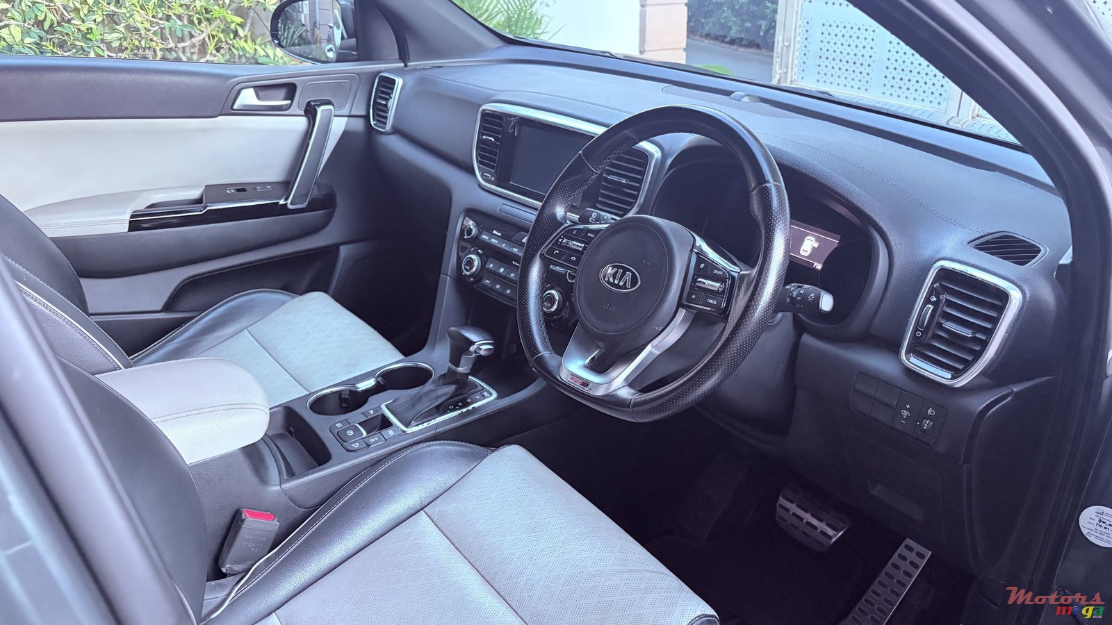 2019' Kia Grand Sportage photo #4