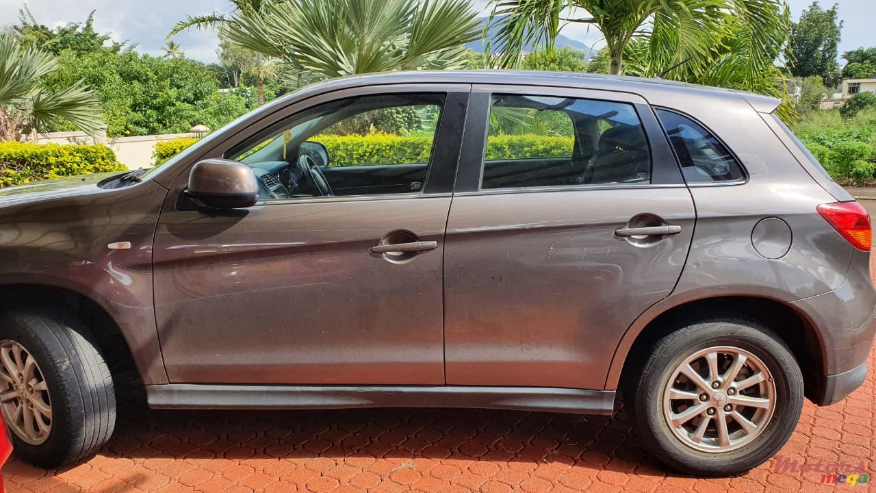 2014' Mitsubishi ASX photo #1