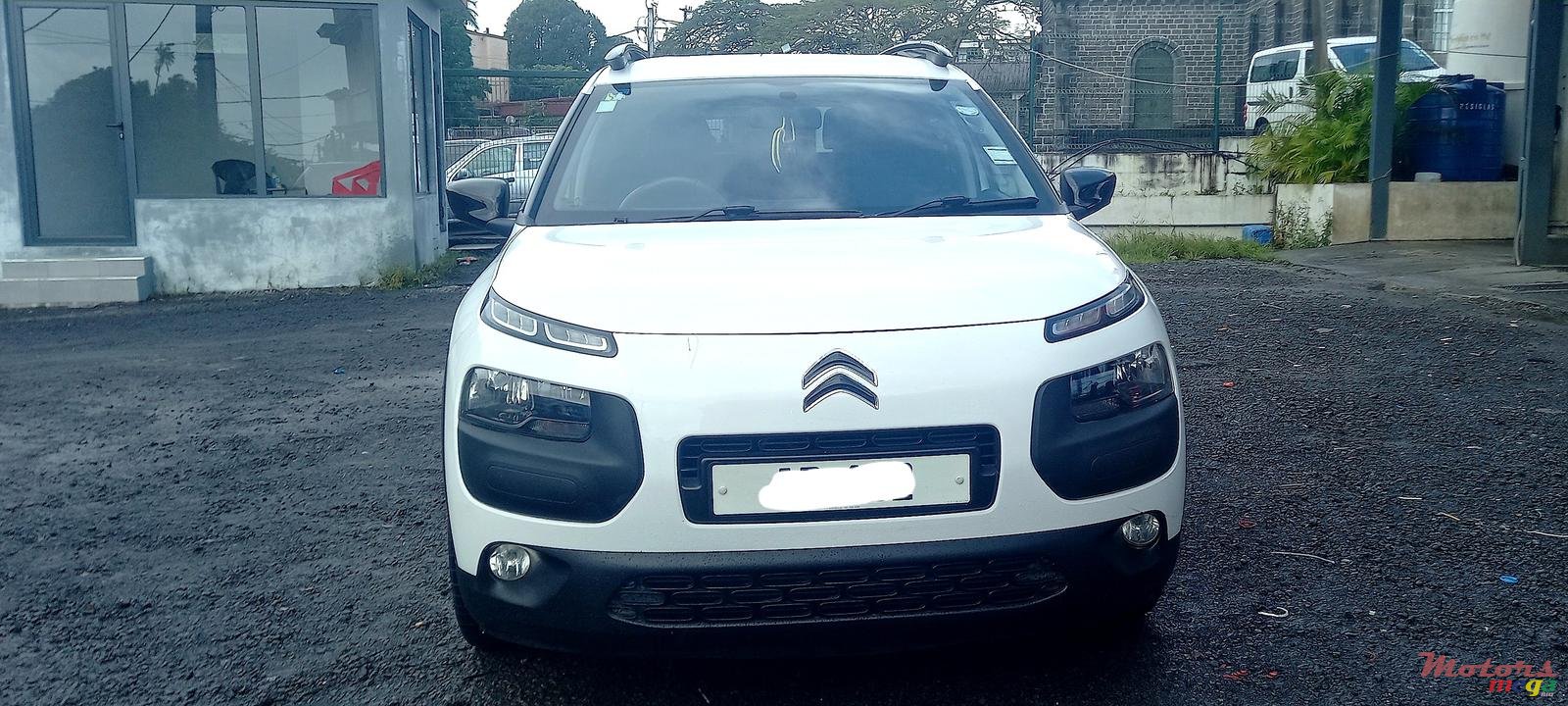 2015' Citroen C4 Cactus photo #3